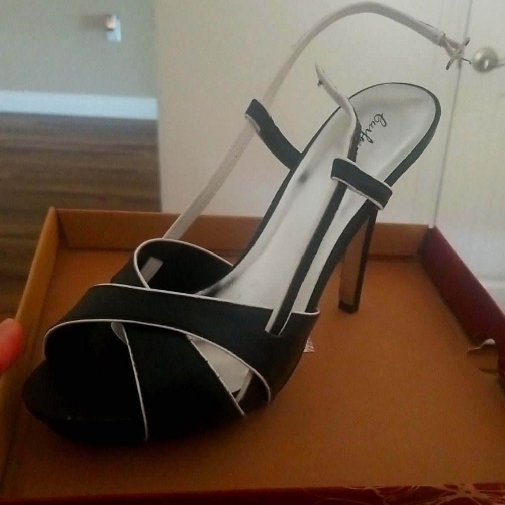 Curfew "Antonietta" women's heels.